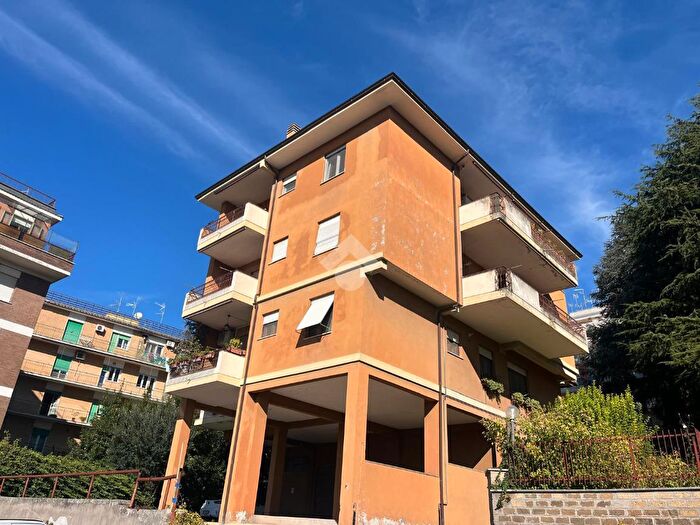 Appartamento con 5 locali in vendita in Via Europa, Gallicano Nel Lazio