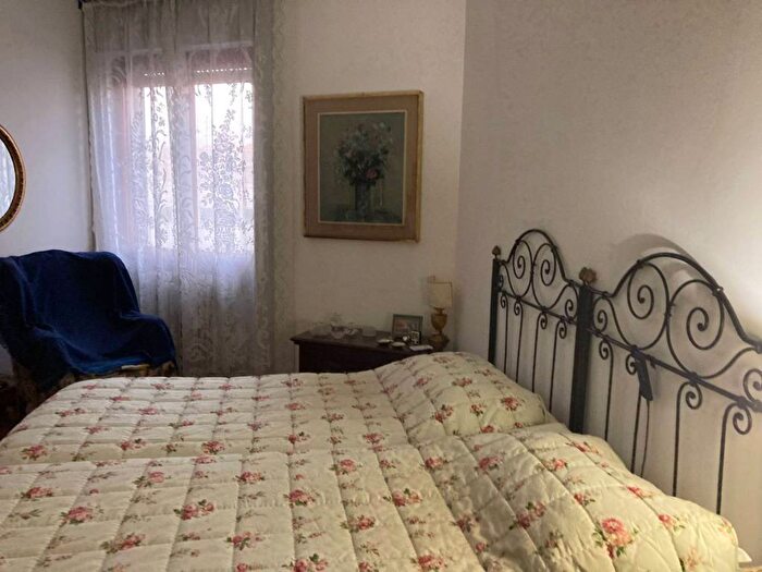 Appartamento con 5 locali in affitto in VIA COSTANZA, Washington, Milano