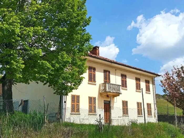 Casa con 10 locali in vendita in Via Provinciale, Vigliano D'Asti