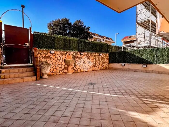 Appartamento quadrilocale in vendita in Via Quinto Aurelio Simmaco, Formia