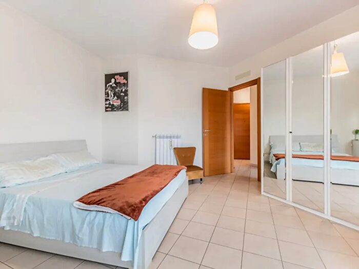 Appartamento trilocale in vendita in Via di Casal del Marmo, Roma