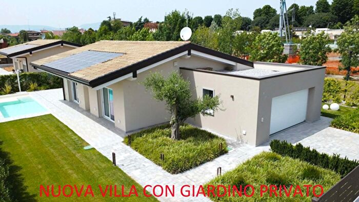 Casa con 5 locali in vendita in Via Cicalaio, Castiglione Delle Stiviere