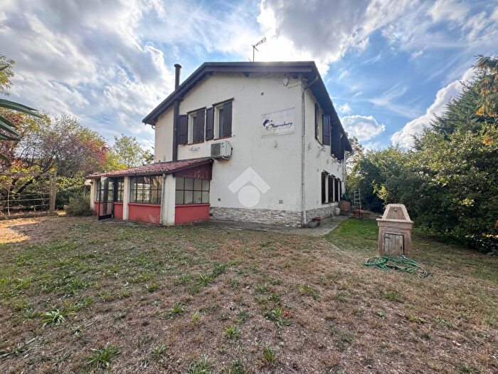 Casa con 8 locali in vendita in Via Biancolina, San Giovanni In Persiceto