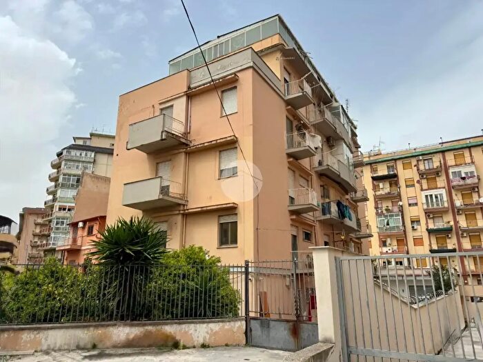 Appartamento con 5 locali in vendita in Via Crocifisso a Pietratagliata, Palermo