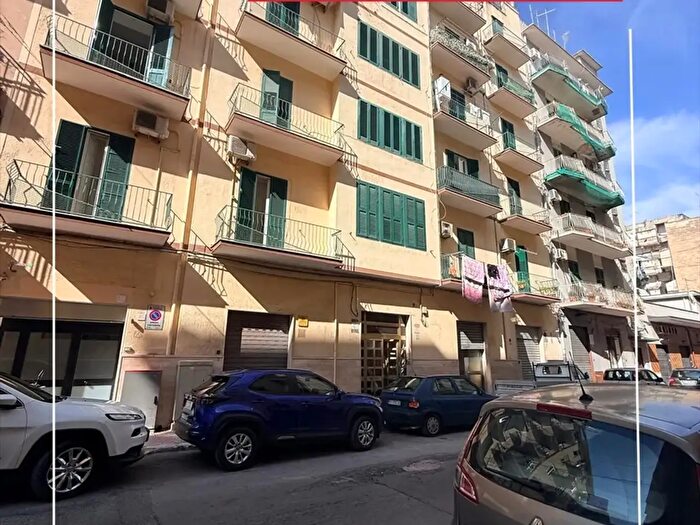 Appartamento bilocale in affitto in Via Temenide, Taranto