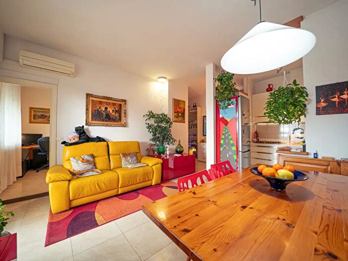 Appartamento trilocale in vendita in Via Don Minzoni, Cecina