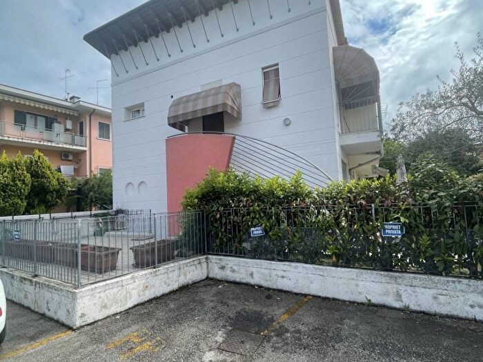Appartamento trilocale in affitto in Via C Battisti, Centro, Creazzo
