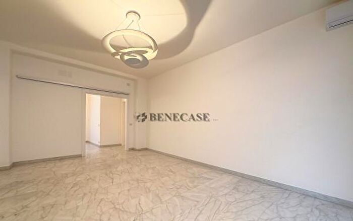 Appartamento quadrilocale in vendita in Largo San Pio V, Roma