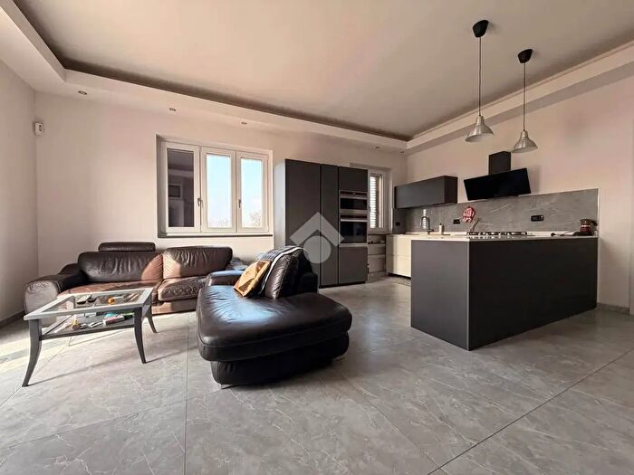 Appartamento trilocale in affitto in Via Milano, Vaprio DAdda