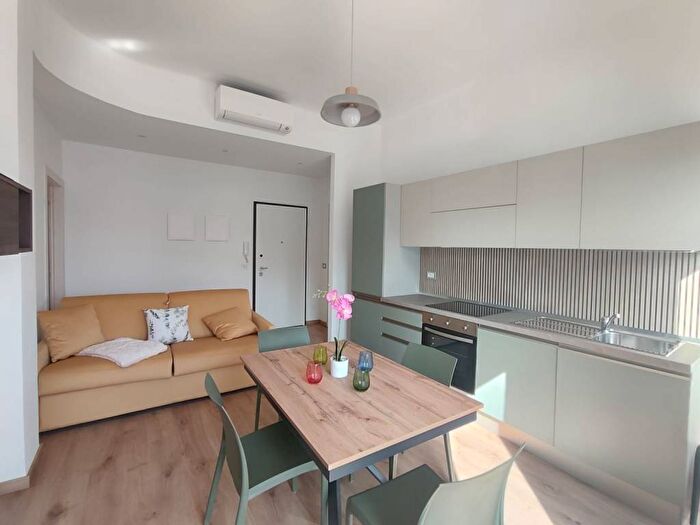 Appartamento trilocale in affitto in Piazza SantAmbrogio, Centro, Alassio