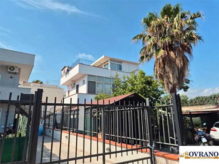 Casa quadrilocale in vendita in Carini