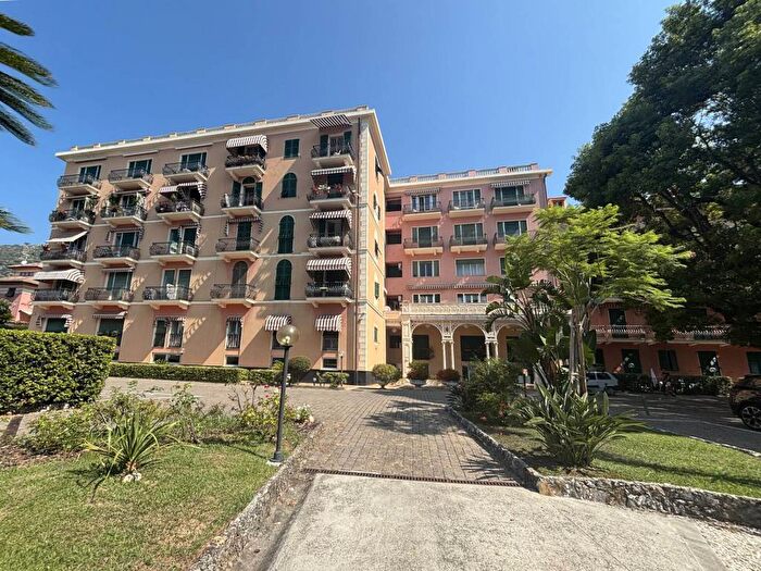 Appartamento bilocale in affitto in Viale delle Palme, Nervi, Genova