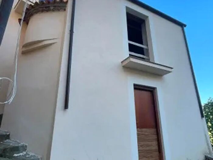 Casa bilocale in vendita in Corso Vittorio Emanuele, Rivello