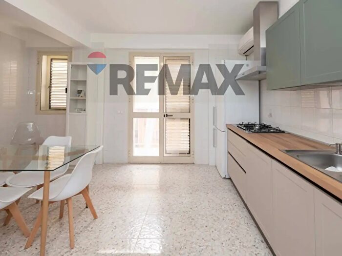 Appartamento con 8 locali in vendita in Via Alloro, Santa Croce Camerina