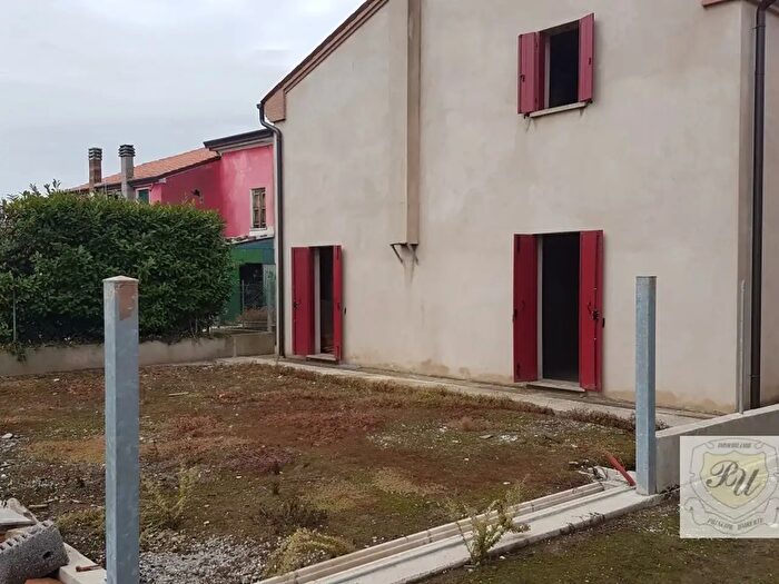 Casa trilocale in vendita in Deserto, Este