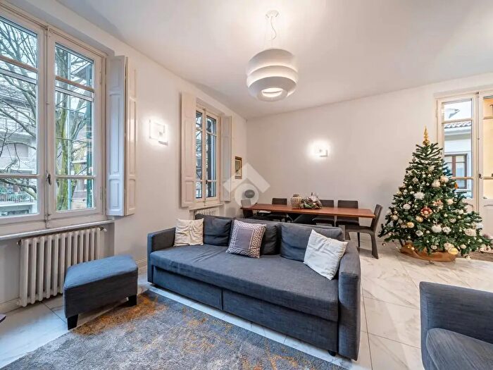 Appartamento trilocale in vendita in Viale delle Rimembranze, Parma