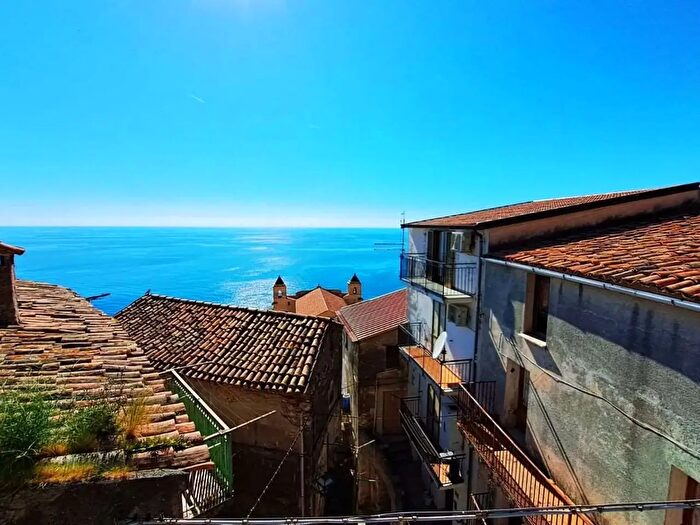 Appartamento con 6 locali in vendita in Centro Storico, Acquappesa