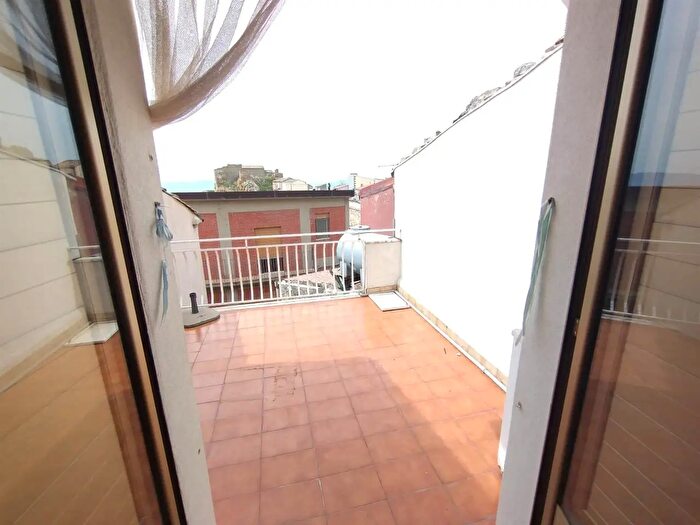 Appartamento bilocale in vendita in Via Moncenisio, Cesaro