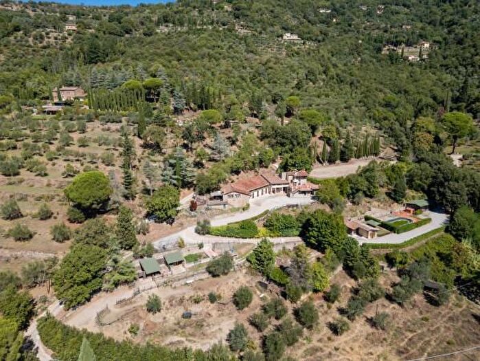 Casa con 6 locali in vendita in Case Sparse SantAngelo, Cortona