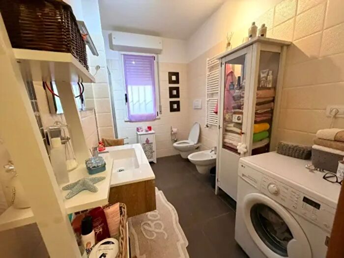 Appartamento trilocale in vendita in Via Francesco Petrarca, San Clemente