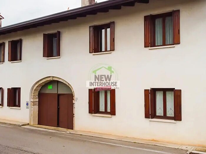 Appartamento con 7 locali in vendita in Via Siega, Maniago