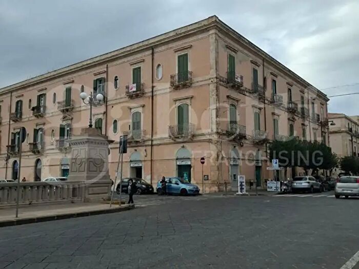 Appartamento con 6 locali in vendita in Siracusa