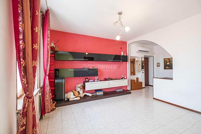 Appartamento con 5 locali in vendita in Corso Trieste, Novara