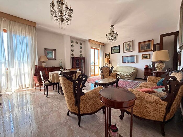 Appartamento con 6 locali in vendita in Via Vecchia Frigole Lecce, Lecce