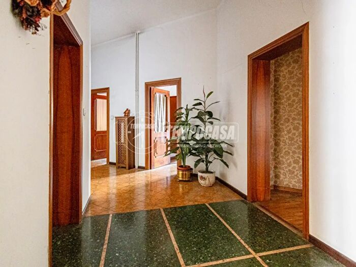 Appartamento quadrilocale in vendita in Reggio Emilia