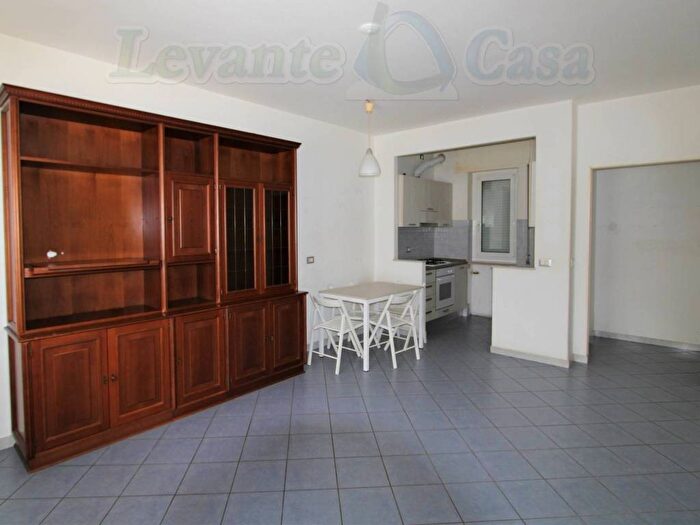 Appartamento trilocale in affitto in Piazzale Europa, San Rocco Ponte di Vexina Verzemma Collodari, Recco