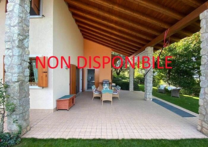 Casa con 8 locali in vendita in Via Brennero, Pastrengo