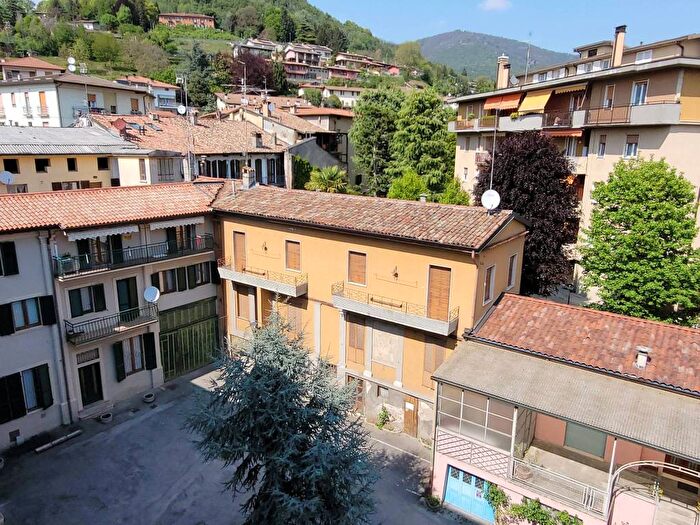 Appartamento bilocale in affitto in Via San Pietro, Centro, Alzano Lombardo