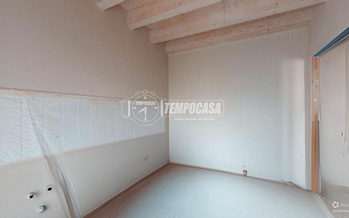 Appartamento bilocale in vendita in Via Monastero, Besana In Brianza