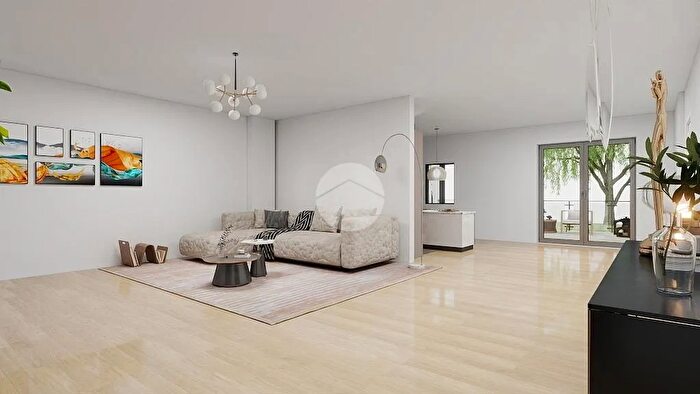 Appartamento trilocale in vendita in Via Is Arenas, Quartu SantElena