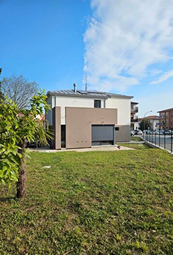 Casa con 6 locali in vendita in Via Chiesette Branchine, Este