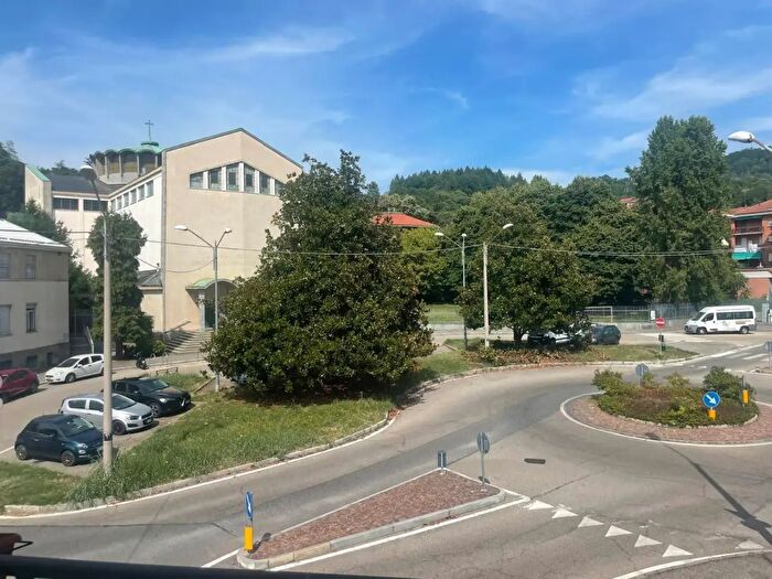 Appartamento trilocale in vendita in Via Carlo della Porta, Torino