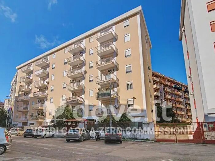 Appartamento quadrilocale in vendita in Via della Vega, Palermo