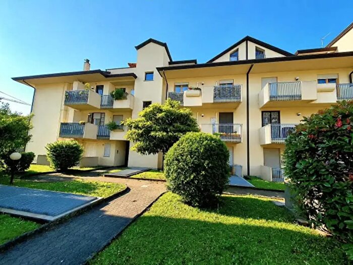 Appartamento trilocale in vendita in Via Caduti Luglio, Boltiere