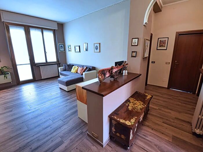 Appartamento trilocale in vendita in Via Colombo, Cislago
