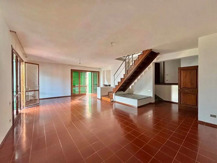 Appartamento con 7 locali in vendita in Ponsacco