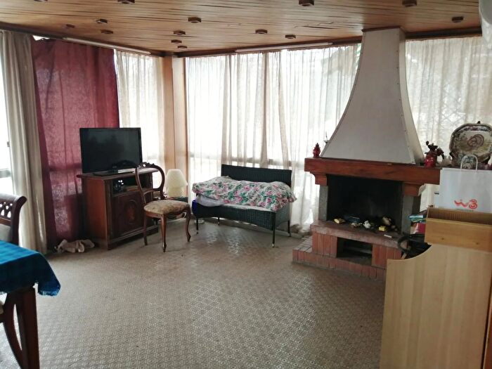 Appartamento con 5 locali in vendita in Cascina