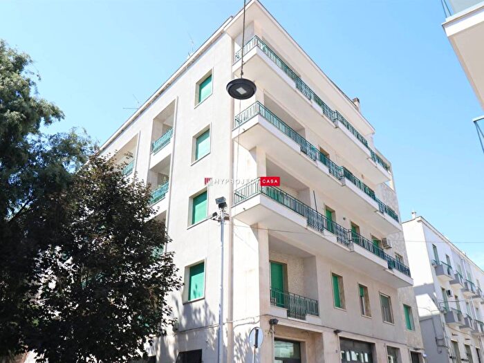 Appartamento con 5 locali in affitto in Via Antonio Bruni, Martina Franca