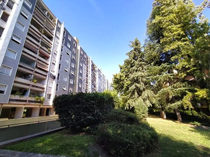 Appartamento trilocale in vendita in Via Spinoza, Roma