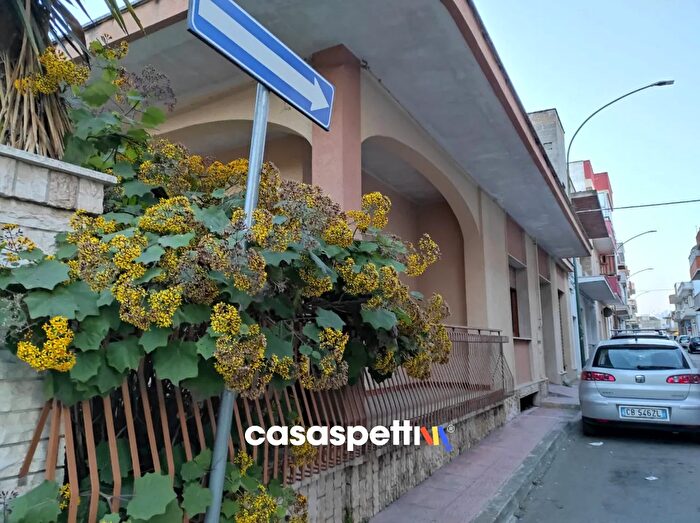 Appartamento con 5 locali in vendita in Via Carlo Rosselli, Galatone