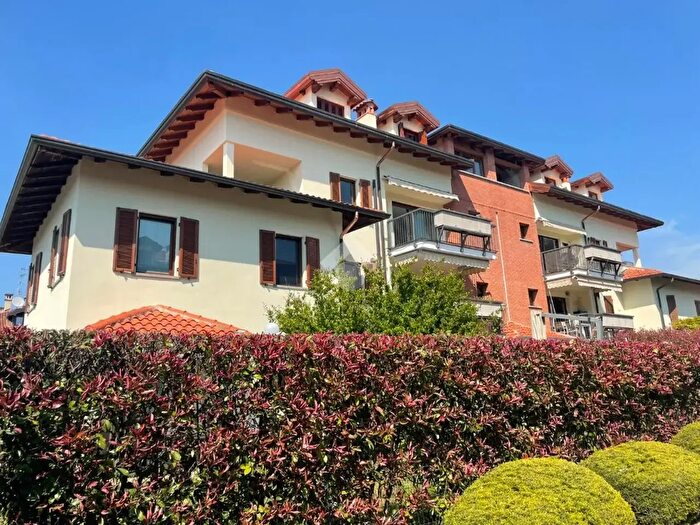 Appartamento trilocale in vendita in Via Nilde Jotti, Cardano Al Campo