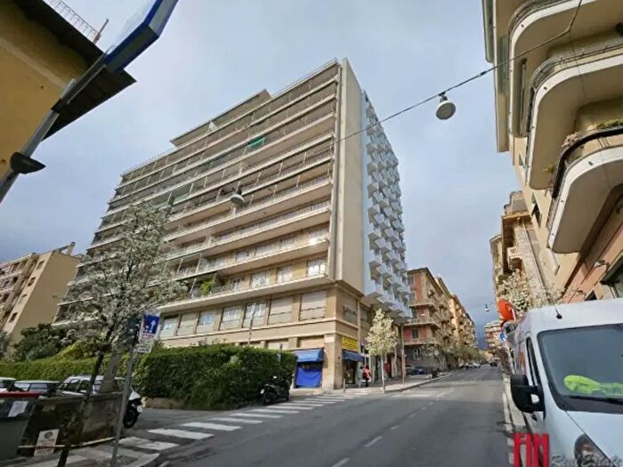 Appartamento con 5 locali in vendita in Viale Carlo Canepa, Genova
