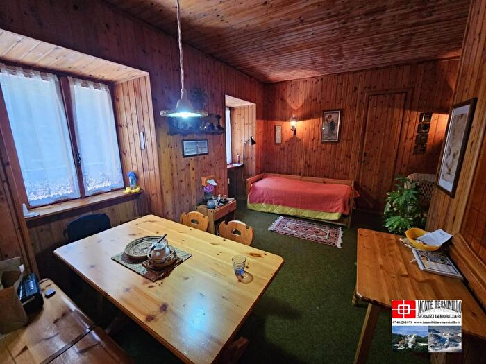 Appartamento trilocale in vendita in Via dei Licheni Rieti Rieti, Rieti