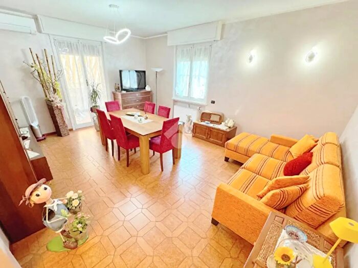 Appartamento trilocale in vendita in Via Alessandro Manzoni, Sorbolo Mezzani