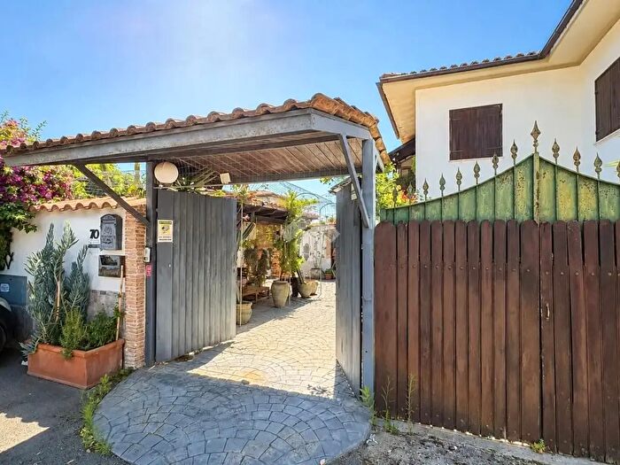 Appartamento trilocale in vendita in Viale Roma, Anzio
