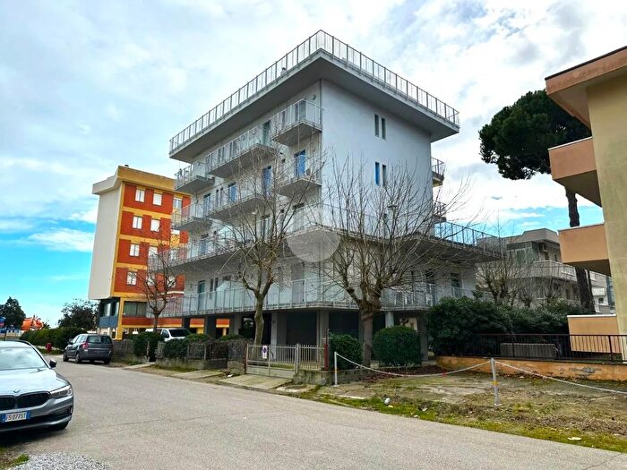 Appartamento bilocale in vendita in Viale Segantini, Cesenatico